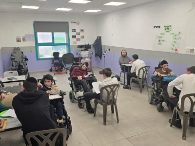 לימוד בחברותות